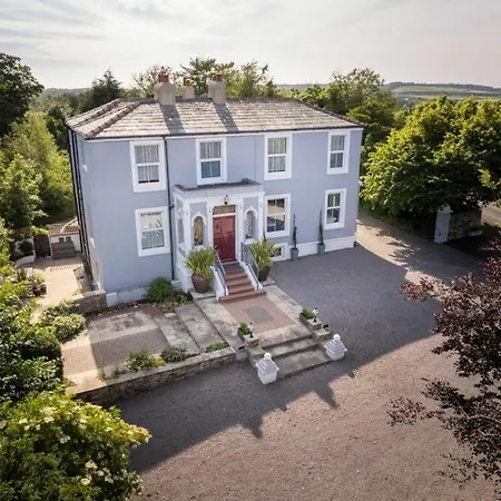 Scenery Hill Hideaways The Coach House Charming Retreat With Jacuzzi And Bbq Hut Near The District Workington