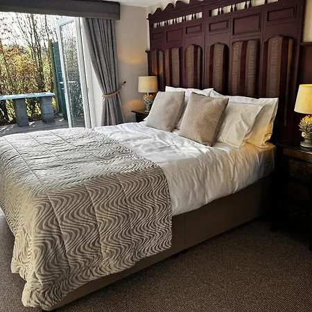 Scenery Hill Hideaways The Coach House Charming Retreat With Jacuzzi And Bbq Hut Near The District