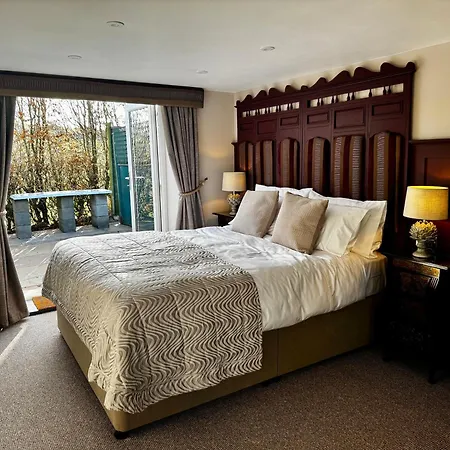 Scenery Hill Hideaways The Coach House Charming Retreat With Jacuzzi And Bbq Hut Near The District Workington