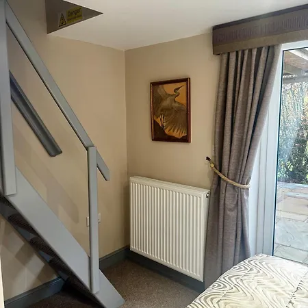 Holiday home Scenery Hill Hideaways The Coach House Charming Retreat With Jacuzzi And Bbq Hut Near The District *