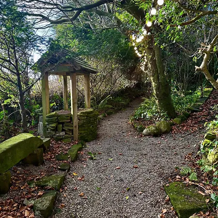 Scenery Hill Hideaways The Coach House Charming Retreat With Jacuzzi And Bbq Hut Near The District Holiday home *