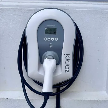 Scenery Hill Hideaways The Coach House Charming Retreat With Jacuzzi And Bbq Hut Near The District ووركينجتون