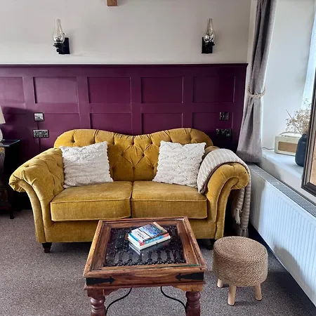 Holiday home Scenery Hill Hideaways The Coach House Charming Retreat With Jacuzzi And Bbq Hut Near The District *