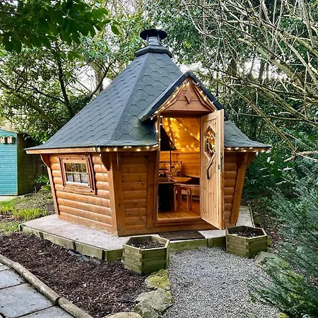 Scenery Hill Hideaways The Coach House Charming Retreat With Jacuzzi And Bbq Hut Near The District * ووركينجتون