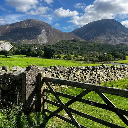 Scenery Hill Hideaways The Coach House Charming Retreat With Jacuzzi And Bbq Hut Near The District Holiday home *