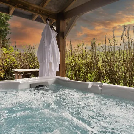 Scenery Hill Hideaways The Coach House Charming Retreat With Jacuzzi And Bbq Hut Near The District Workington