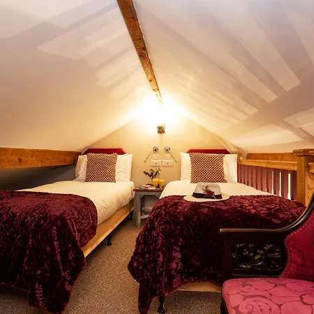 Scenery Hill Hideaways The Coach House Charming Retreat With Jacuzzi And Bbq Hut Near The District