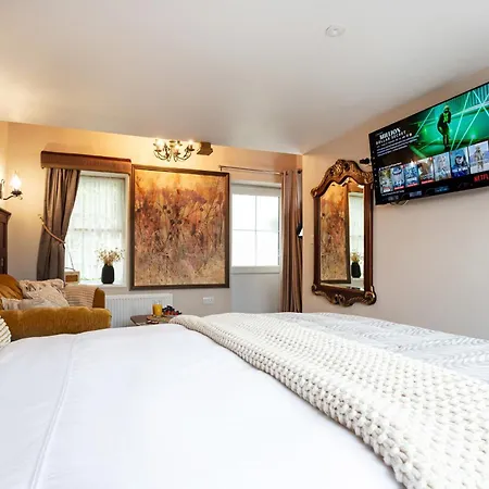 Scenery Hill Hideaways The Coach House Charming Retreat With Jacuzzi And Bbq Hut Near The District Nyaraló Workington