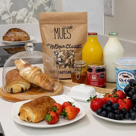 بيت للعطل Scenery Hill Hideaways The Coach House Charming Retreat With Jacuzzi And Bbq Hut Near The District ووركينجتون