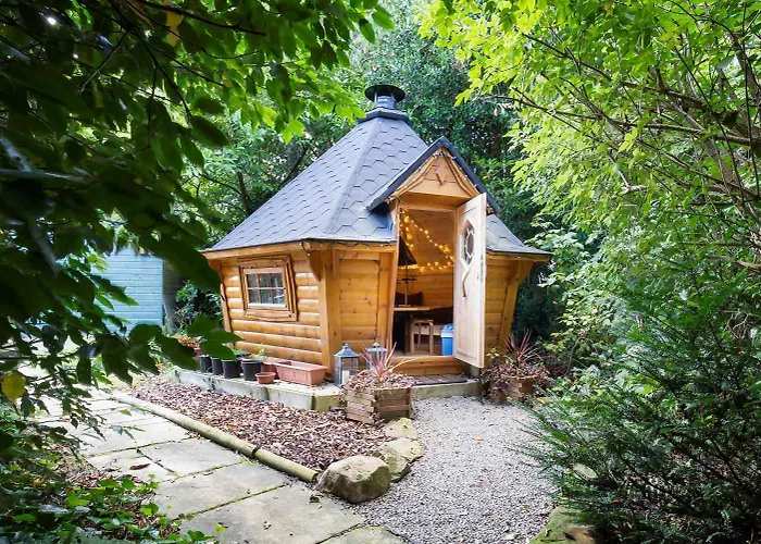 Scenery Hill Hideaways The Coach House Charming Retreat With Jacuzzi And Bbq Hut Near The District * Workington