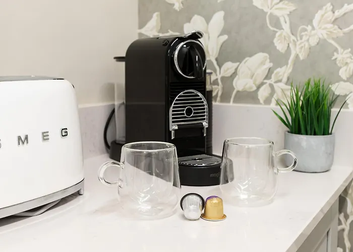 Holiday home Scenery Hill Hideaways The Coach House Charming Retreat With Jacuzzi And Bbq Hut Near The District *