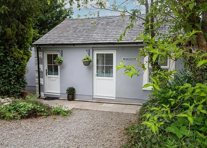 Scenery Hill Hideaways The Coach House Charming Retreat With Jacuzzi And Bbq Hut Near The District