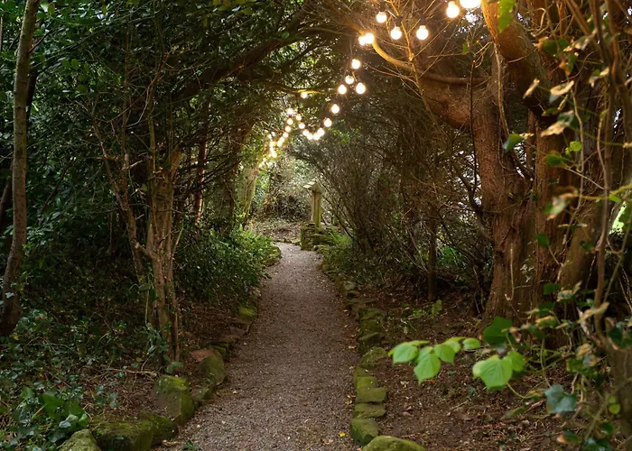 Scenery Hill Hideaways The Coach House Charming Retreat With Jacuzzi And Bbq Hut Near The District Holiday home Workington