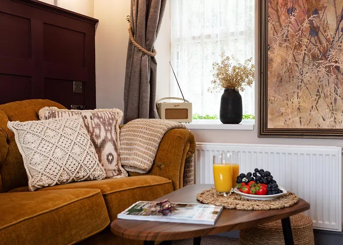 Holiday home Scenery Hill Hideaways The Coach House Charming Retreat With Jacuzzi And Bbq Hut Near The District Workington