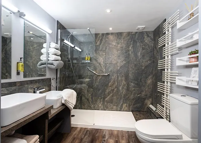 Scenery Hill Hideaways The Coach House Charming Retreat With Jacuzzi And Bbq Hut Near The District *