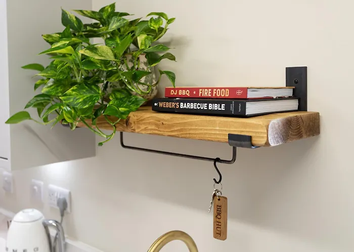 Scenery Hill Hideaways The Coach House Charming Retreat With Jacuzzi And Bbq Hut Near The District