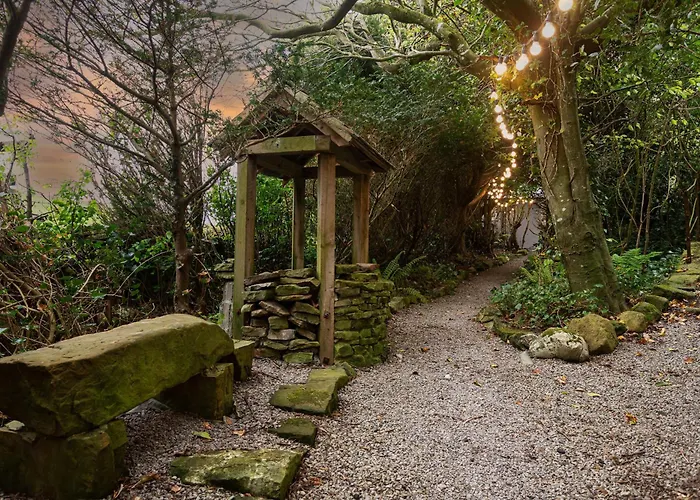 Holiday home Scenery Hill Hideaways The Coach House Charming Retreat With Jacuzzi And Bbq Hut Near The District Workington