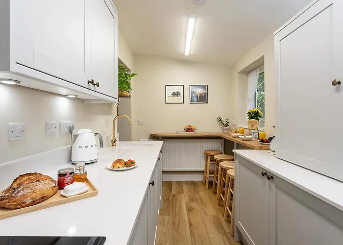 Scenery Hill Hideaways The Coach House Charming Retreat With Jacuzzi And Bbq Hut Near The District * Workington