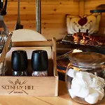 Scenery Hill Hideaways The Coach House Charming Retreat With Jacuzzi And Bbq Hut Near The District * ワーキントン