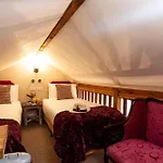 Scenery Hill Hideaways The Coach House Charming Retreat With Jacuzzi And Bbq Hut Near The District 別荘 *